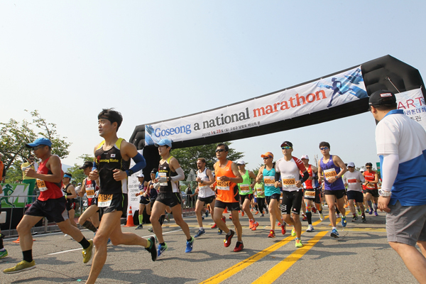 11월 11일 전국 마라톤동호인 고성 당항만 달리다!(지난해 대회사진) (1).JPG