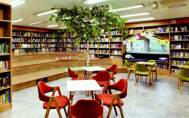 카페 같은 서울삼양초 도서실.