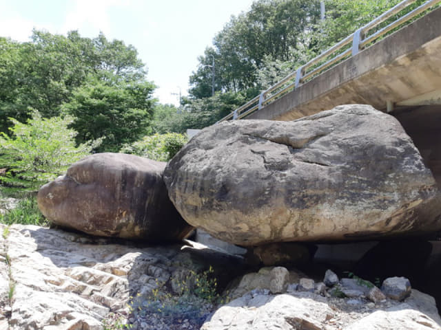 ‘대석마을 ’명칭의 유래가 큰바위