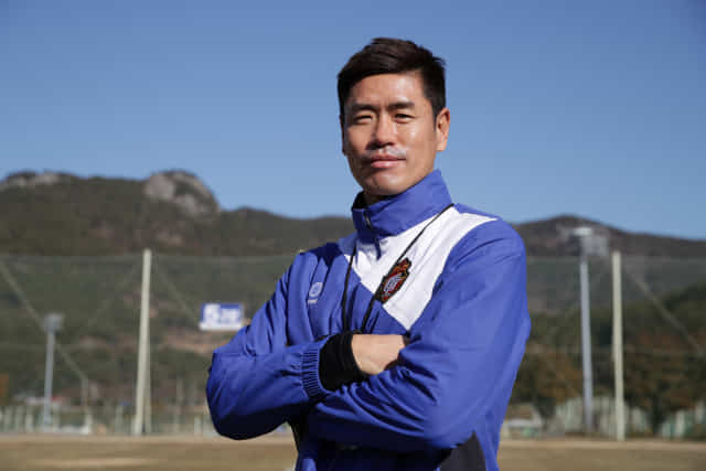 23일 창원축구센터에서 설기현 경남FC 감독이 포즈를 취하고 있다.