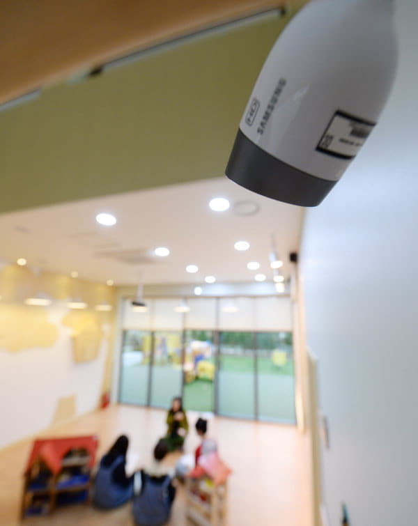 창원시의 한 어린이집에 CCTV가 설치돼 있다./경남신문 DB/