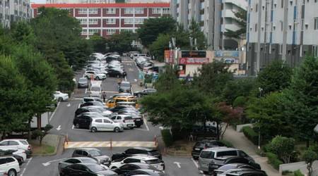 [포토뉴스] 고유가에 아파트 주차장 ‘만원’