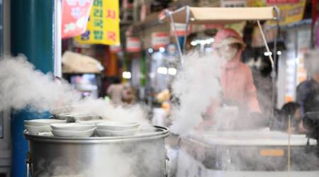 [포토뉴스] 따뜻한 국밥이 생각나는 계절