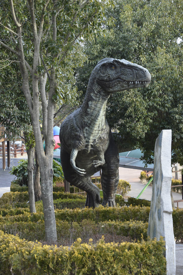 고성공룡박물관 공룡공원에 있는 공룡 모형.